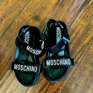 Moschino sandals new beautiful